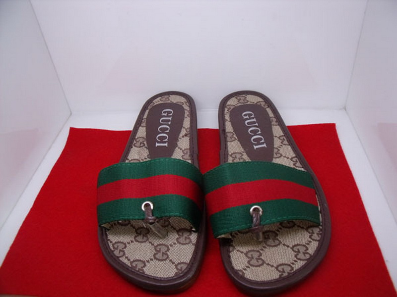 Gucci Slippers Woman--004
